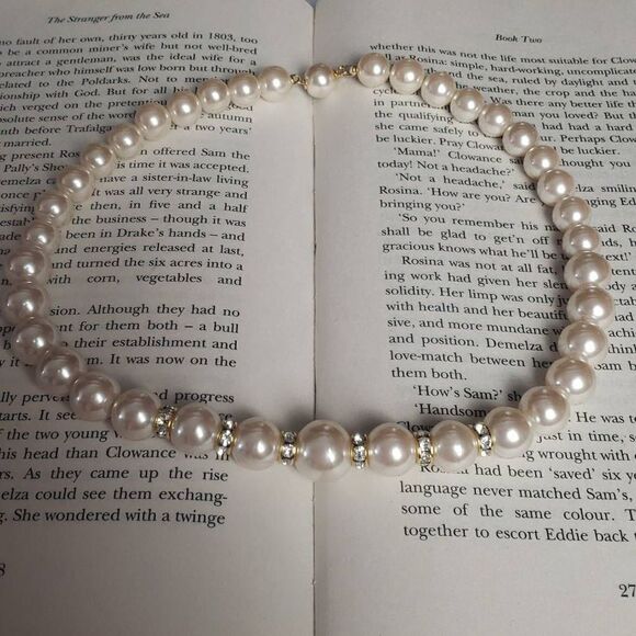 Pearls with Studded Diamonds Necklace - Picture 12 of 15